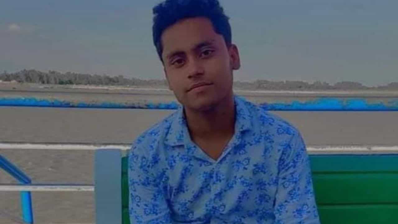 Murshidabad: 'বারবার বলছিলাম ডাক্তার দেখা...' জ্বর হয়েছে ভেবে নিজেই ওষুধ খান দু'দিন, তারপরও কমেনি, শেষমেশ কলেজছাত্রের শরীরে ধরা পড়ল আসল রোগ! Murshidabad: 'বারবার বলছিলাম ডাক্তার দেখা...' জ্বর হয়েছে ভেবে নিজেই ওষুধ খান দু'দিন, তারপরও কমেনি, শেষমেশ কলেজছাত্রের শরীরে ধরা পড়ল আসল রোগ!