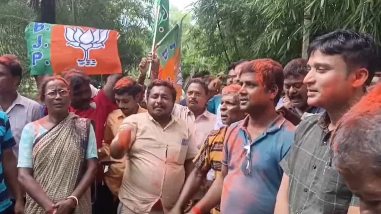 Co Operative Election: নন্দীগ্রামে তাজপুর সমবায় সমিতিতে বিপুল জয় পেল বিজেপি Co Operative Election: নন্দীগ্রামে তাজপুর সমবায় সমিতিতে বিপুল জয় পেল বিজেপি