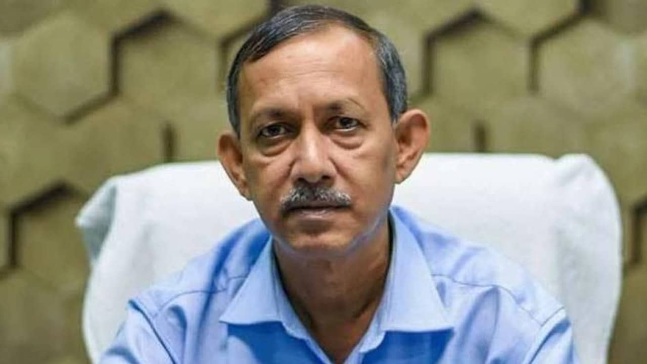 Gautam Deb: ‘চিলে কান নিয়ে গেছে বললেই চিলের পিছনে দৌড়াতে হবে নাকি?’ সম্পত্তি ইস্যুতে বিজেপিকে তুলোধনা গৌতমের