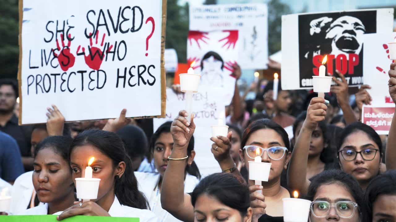রাজ্যে কী ঘটছে, ঘণ্টায় ঘণ্টায় জানাতে হবে কেন্দ্রকে, RG Kar কাণ্ডের পরই কড়া পদক্ষেপ রাজ্যে কী ঘটছে, ঘণ্টায় ঘণ্টায় জানাতে হবে কেন্দ্রকে, RG Kar কাণ্ডের পরই কড়া পদক্ষেপ