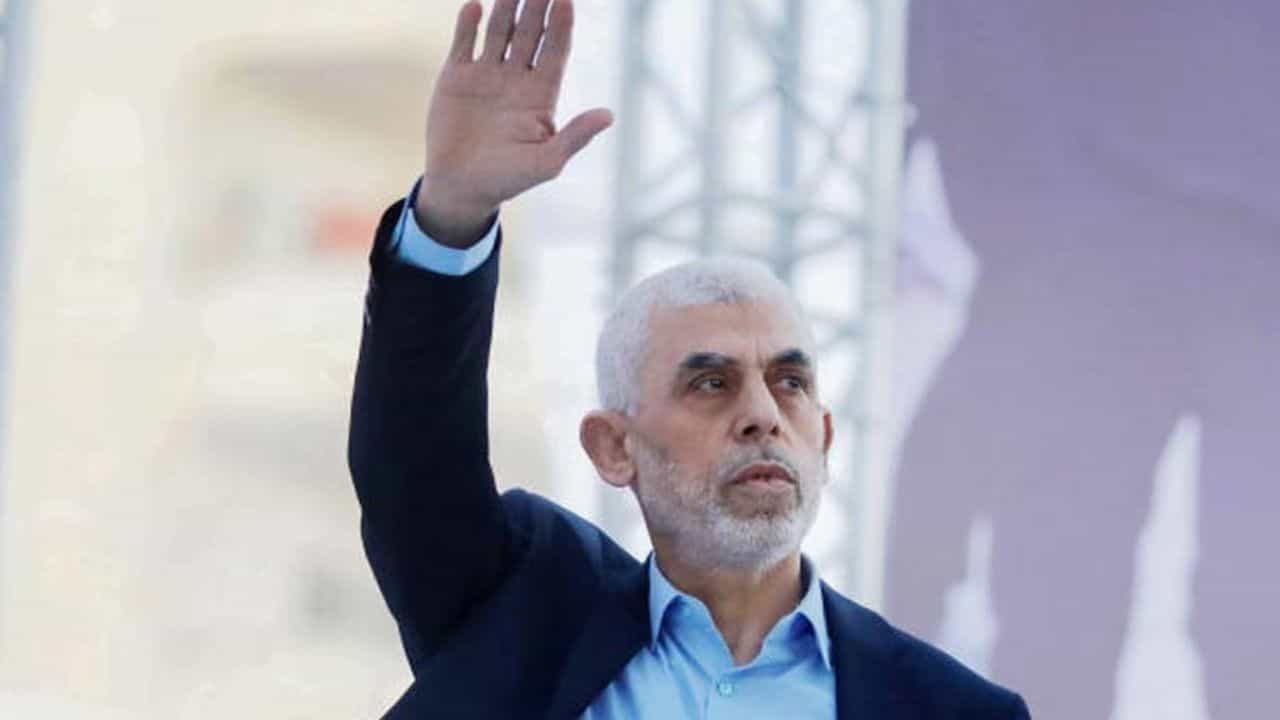 Hamas New Chief: গাজার 'বেতাজ বাদশা'ই নতুন হামাস প্রধান, ঘোষণার পরই একগুচ্ছ রকেট হামলা ইজরায়েলে Hamas New Chief: গাজার 'বেতাজ বাদশা'ই নতুন হামাস প্রধান, ঘোষণার পরই একগুচ্ছ রকেট হামলা ইজরায়েলে