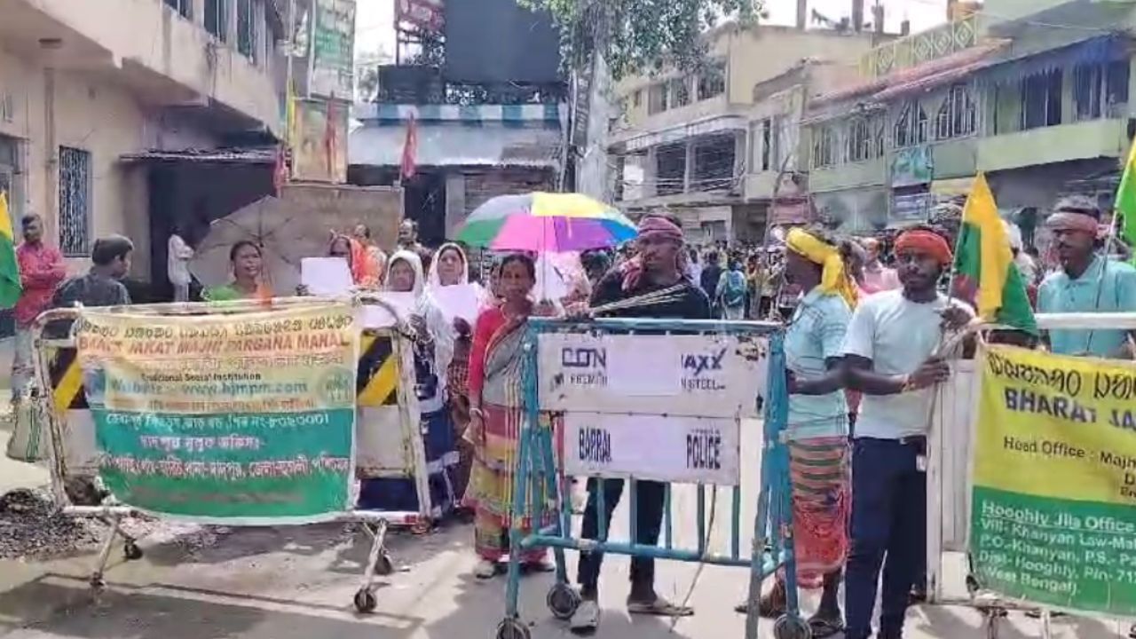 RG Kar Protest: হাতে তির-ধনুক! প্রতিবাদে পথে এবার আদিবাসীরাও