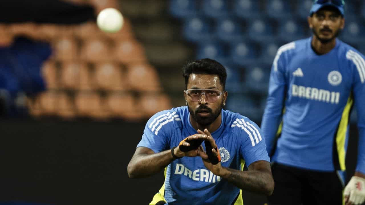 Indian Cricket: ব্র্যান্ড ভ্যালুর নিরিখে শীর্ষে ভারতের যে পাঁচ ক্রিকেটার... Indian Cricket: ব্র্যান্ড ভ্যালুর নিরিখে শীর্ষে ভারতের যে পাঁচ ক্রিকেটার...