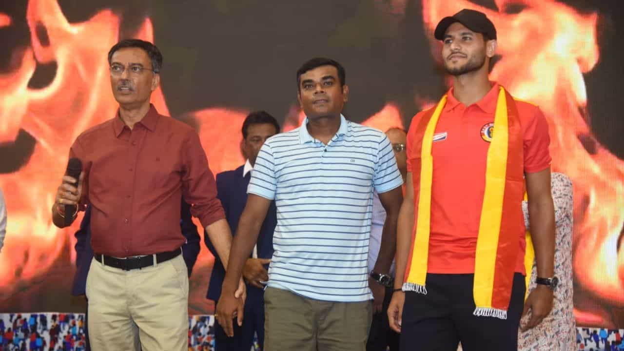 Anwar Ali Unveiled: 'ইস্টবেঙ্গল ও মোহনবাগান সমর্থকদের মধ্যে...', আনোয়ার আলি কী বলছেন? Anwar Ali Unveiled: 'ইস্টবেঙ্গল ও মোহনবাগান সমর্থকদের মধ্যে...', আনোয়ার আলি কী বলছেন?