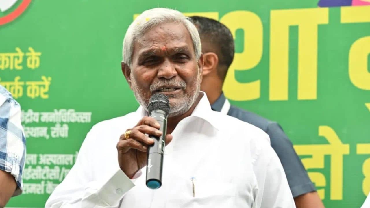 দিল্লির পথে চম্পাই সোরেন, বেপাত্তা ৪-৫ বিধায়ক! ফের অপারেশন লোটাস শুরু?