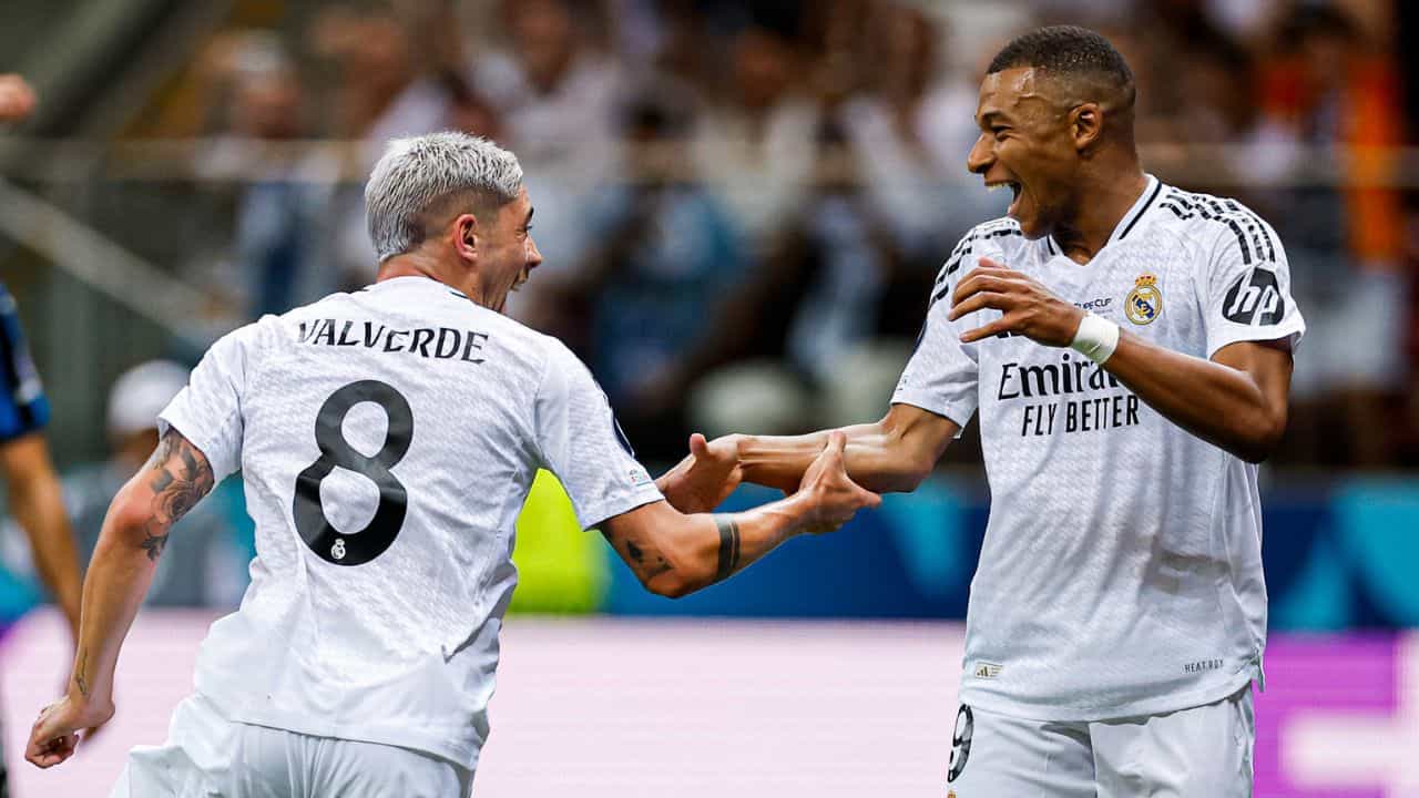 Kylian Mbappe: রিয়াল মাদ্রিদে অভিষেকেই গোল, ট্রফি জিতেই শুরু এমবাপের Kylian Mbappe: রিয়াল মাদ্রিদে অভিষেকেই গোল, ট্রফি জিতেই শুরু এমবাপের