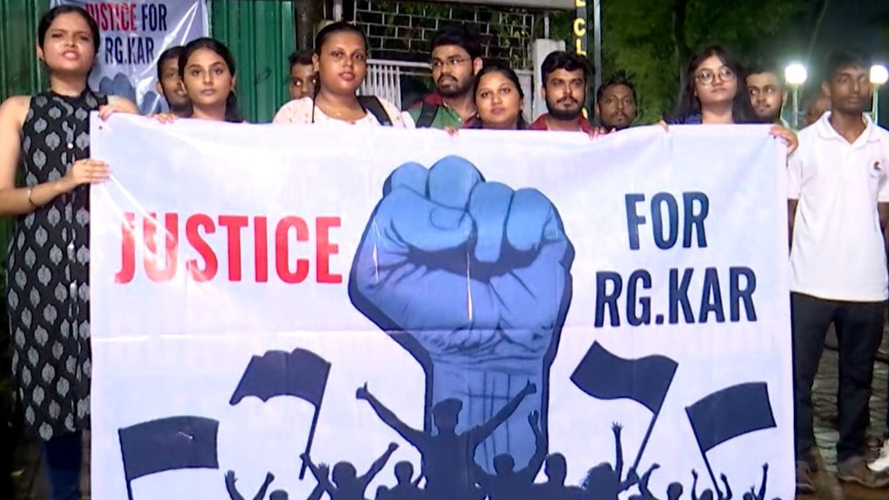 RG Kar: রক্তচাপ, হার্ট রেটই বলে দেবে মিথ্যা? আরজি কর-কাণ্ডে এবার অভিযুক্তের বিশেষ পরীক্ষা RG Kar: রক্তচাপ, হার্ট রেটই বলে দেবে মিথ্যা? আরজি কর-কাণ্ডে এবার অভিযুক্তের বিশেষ পরীক্ষা