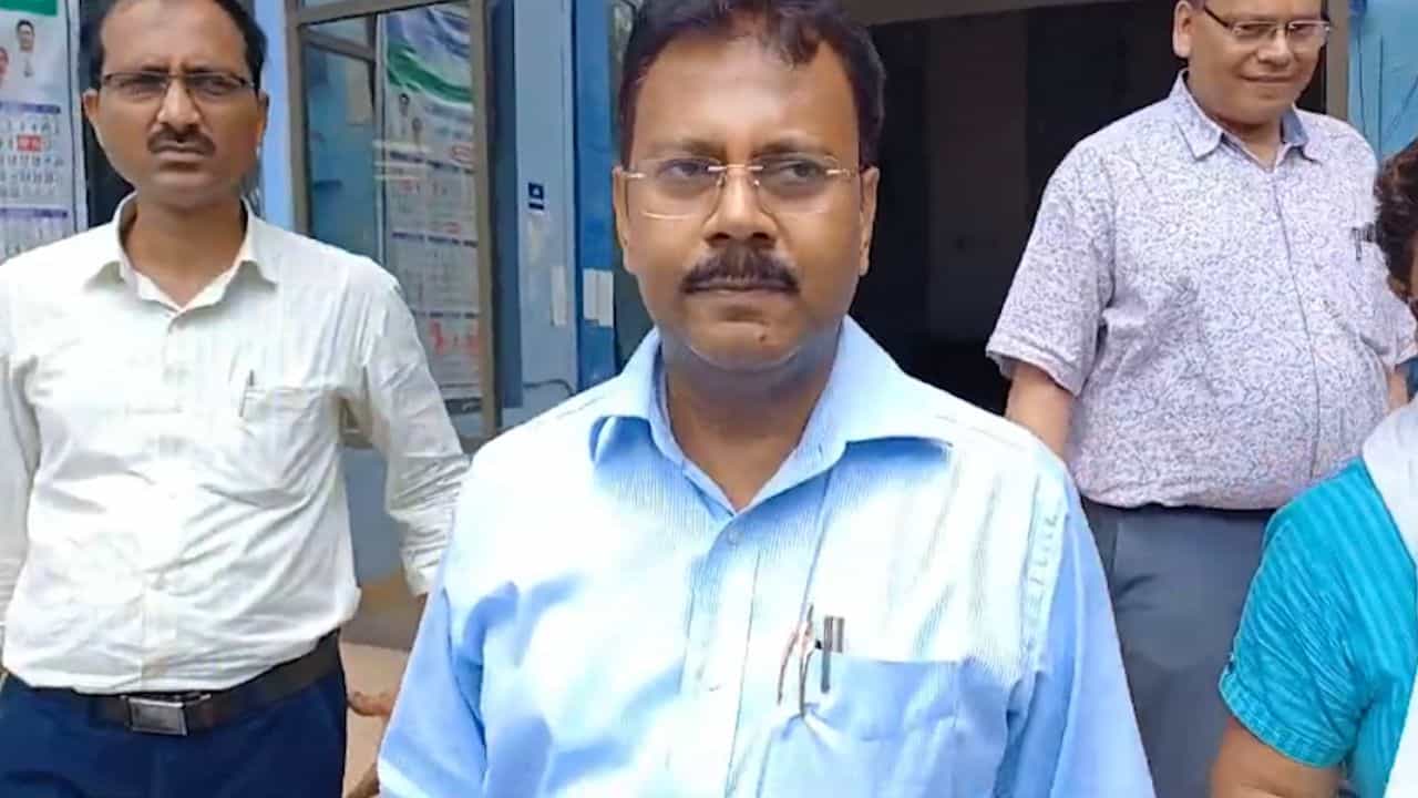 Sandip Ghosh: 'আপনি তো প্রভাবশালী, রাজ্যকে বলুন না...', হাইকোর্টে শুনলেন সন্দীপ ঘোষ