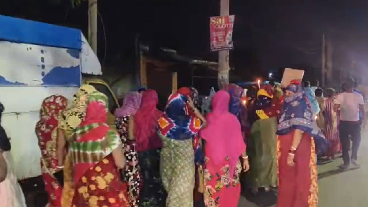 RG Kar: আমাদের মেয়েদের সঙ্গে এমনটা হবে না, কে বলতে পারে! তিলোত্তমার জন্য এবার পথে যৌনকর্মীরা
