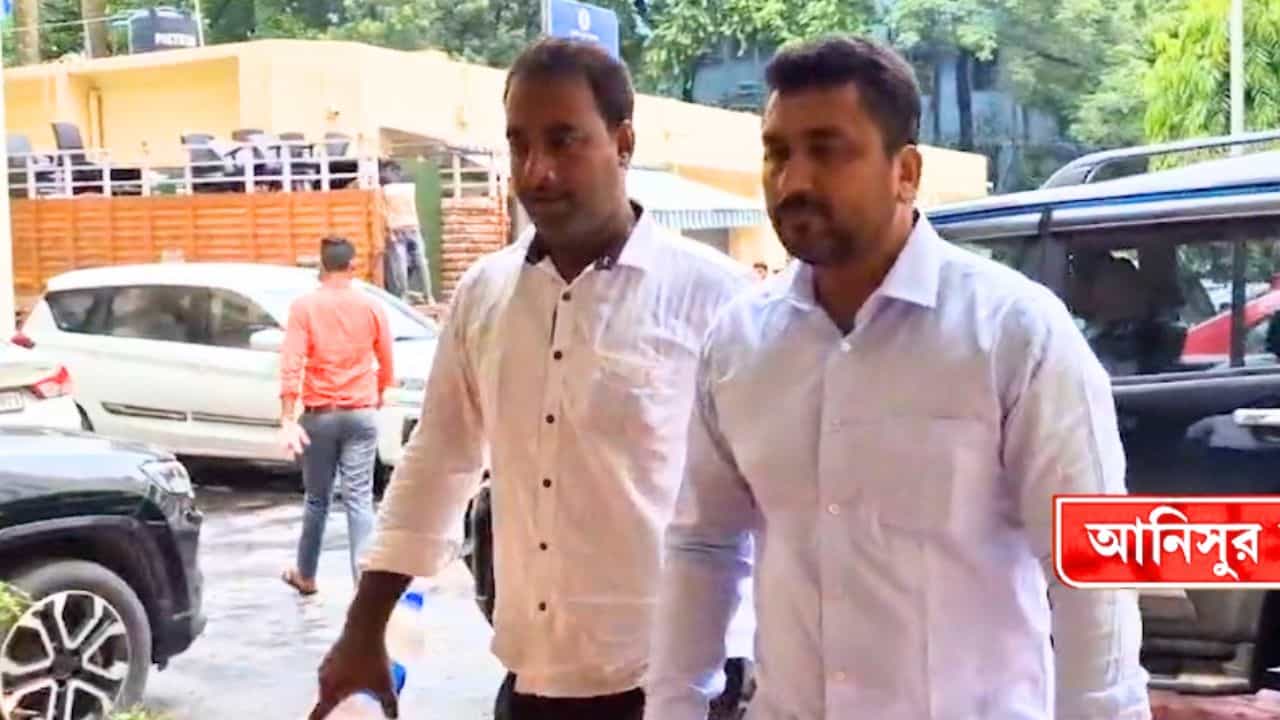 মুকুল-বিদেশের মিলের 'ব্যালান্সশিট' দেখে চোখ কপালে ED অফিসারদের, কোথা থেকে অ্যাকাউন্টে ঢুকল ৯০ লক্ষ টাকা মুকুল-বিদেশের মিলের 'ব্যালান্সশিট' দেখে চোখ কপালে ED অফিসারদের, কোথা থেকে অ্যাকাউন্টে ঢুকল ৯০ লক্ষ টাকা
