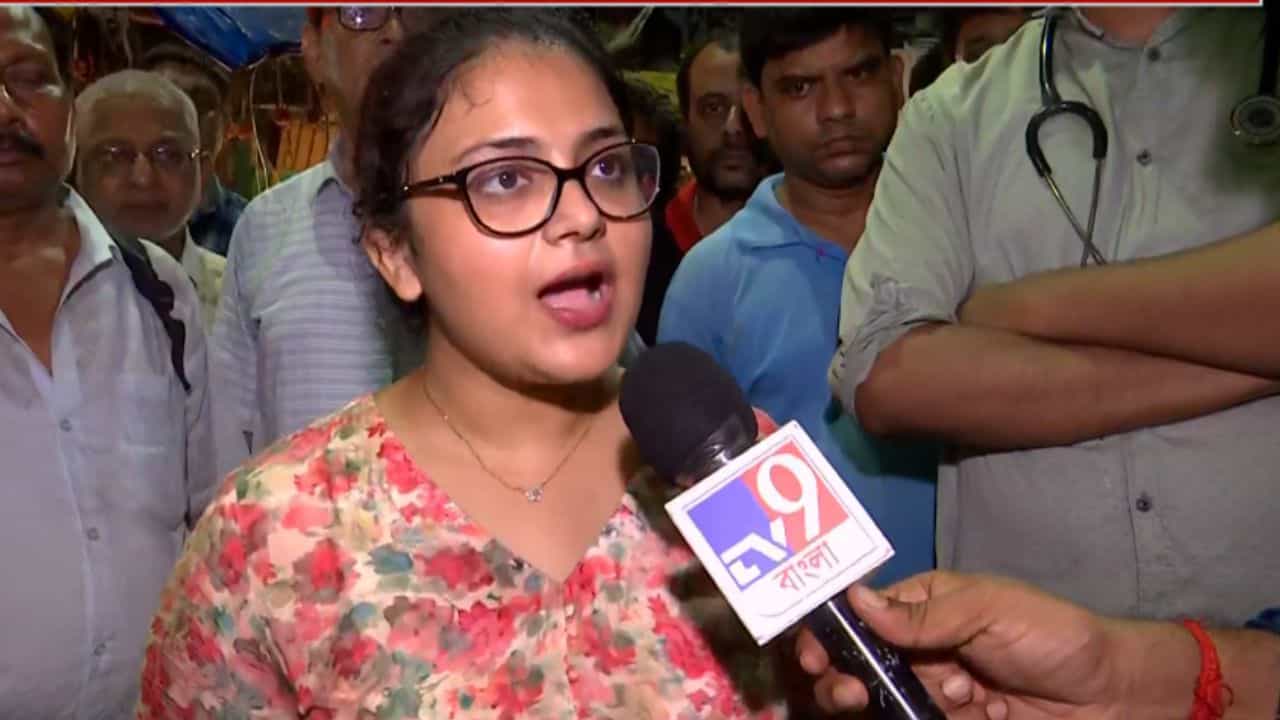 R G Kar: 'পেশেন্টের সঙ্গে ১০-২০ জন লোকও আসে, অনেকে মদ খেয়েও আসে, আর আমরা ডিউটিতে থাকি' R G Kar: 'পেশেন্টের সঙ্গে ১০-২০ জন লোকও আসে, অনেকে মদ খেয়েও আসে, আর আমরা ডিউটিতে থাকি'
