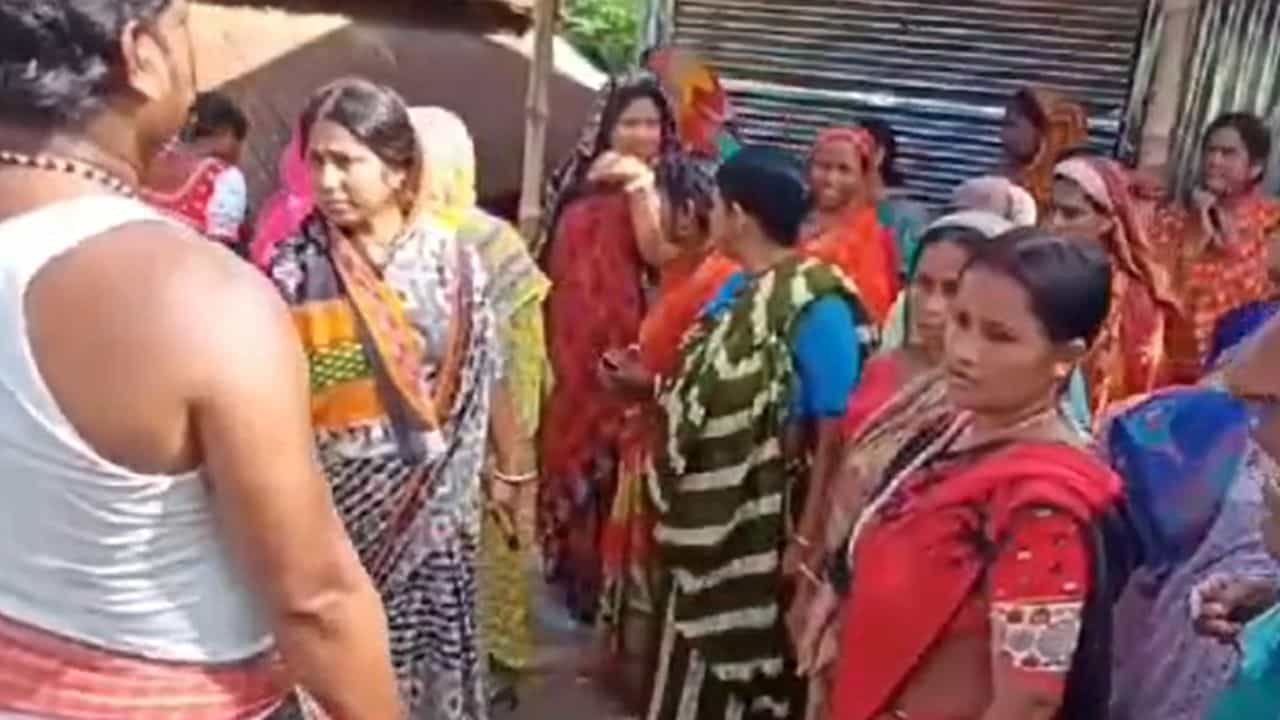 Paschim Medinipur: 'চল পালিয়ে যাই...', এ আবার কেমন প্রস্তাব! যা পরিণতি হল যুবকের Paschim Medinipur: 'চল পালিয়ে যাই...', এ আবার কেমন প্রস্তাব! যা পরিণতি হল যুবকের