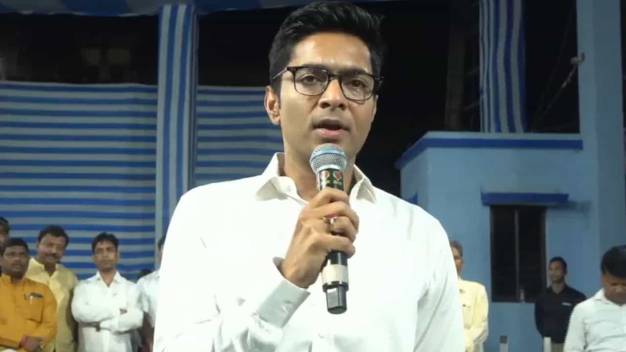Abhishek Banerjee: 'আইন এনে খুনি-ধর্ষকদের এনকাউন্টার করে মারা উচিত', বললেন অভিষেক Abhishek Banerjee: 'আইন এনে খুনি-ধর্ষকদের এনকাউন্টার করে মারা উচিত', বললেন অভিষেক
