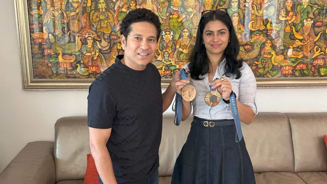 Manu Bhaker meets Sachin Tendulkar: আমি ভাগ্যবান... ক্রিকেট ঈশ্বর সচিনের সঙ্গে দেখা করার স্বপ্নপূরণ মনু ভাকেরের Manu Bhaker meets Sachin Tendulkar: আমি ভাগ্যবান... ক্রিকেট ঈশ্বর সচিনের সঙ্গে দেখা করার স্বপ্নপূরণ মনু ভাকেরের