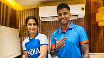 Manu Bhaker: হঠাৎ করেই খেলা বদল; এ বার ক্রিকেটার মনু, আর শুটার হলেন সূর্য!