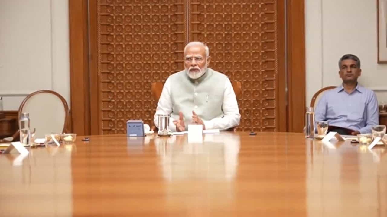 Modi meeting over Bangladesh protest: হাসিনাকে কি আশ্রয় দেবে ভারত? কী ঠিক হল মোদীর বৈঠকে? Modi meeting over Bangladesh protest: হাসিনাকে কি আশ্রয় দেবে ভারত? কী ঠিক হল মোদীর বৈঠকে?