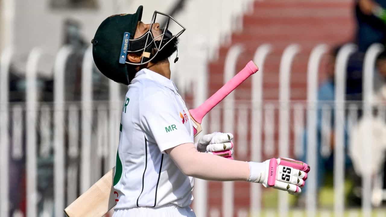 Mushfiqur Rahim: ৯ রানের জন্য ডাবল সেঞ্চুরি মিস, তবু ডামাডোলের মাঝে আলো মুশফিকুর Mushfiqur Rahim: ৯ রানের জন্য ডাবল সেঞ্চুরি মিস, তবু ডামাডোলের মাঝে আলো মুশফিকুর