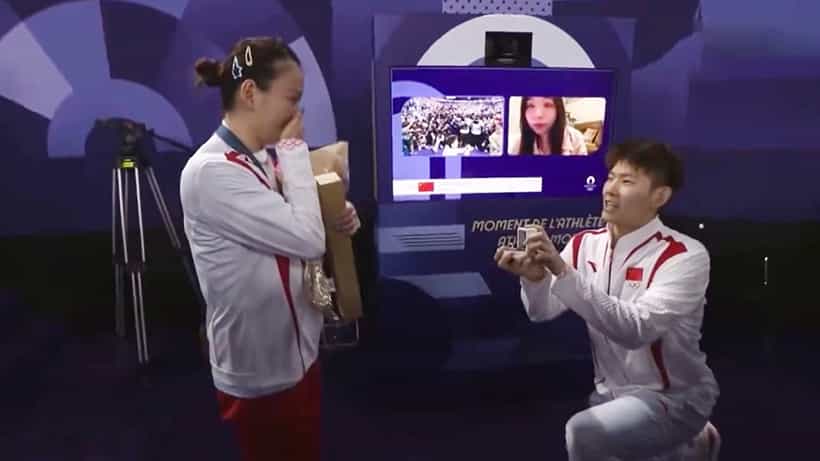 PARIS 2024: সোনা জিতেই বিয়ের প্রস্তাব পেলেন চিনের শাটলার, পার্টনারের কাণ্ড দেখে হতবাক দুনিয়া