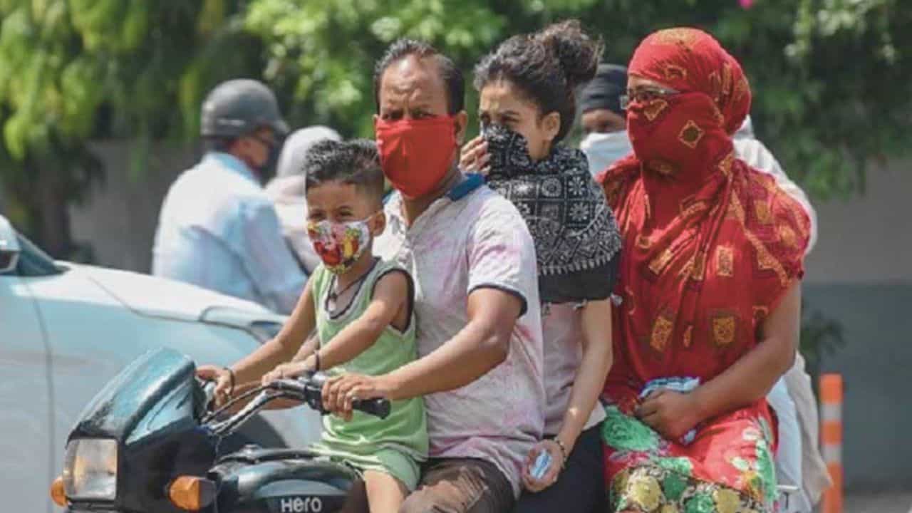 সন্তানকে বাইকের মাঝে বসিয়ে নিয়ে যান? এই নিয়ম না মানলেই এবার দিতে হবে জরিমানা সন্তানকে বাইকের মাঝে বসিয়ে নিয়ে যান? এই নিয়ম না মানলেই এবার দিতে হবে জরিমানা