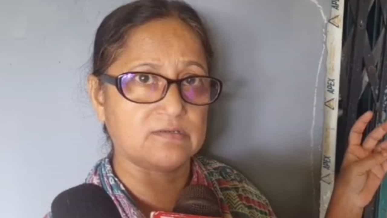 Haldia: 'আপনি কাউন্সিলর ছিলেন, অনেক কামিয়েছেন, এবার আমাদের দিন...', মাস্ক পরে এসে ভয়ানক ঘটনা ঘটাল ওরা Haldia: 'আপনি কাউন্সিলর ছিলেন, অনেক কামিয়েছেন, এবার আমাদের দিন...', মাস্ক পরে এসে ভয়ানক ঘটনা ঘটাল ওরা