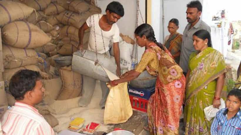 Ration Scam: লক্ষ লক্ষ জাল কার্ডে গায়েব রেশন, ২ কোটি টাকা ফাইন! কাঠগড়ায় ব্লক তৃণমূল সভাপতির বাবা