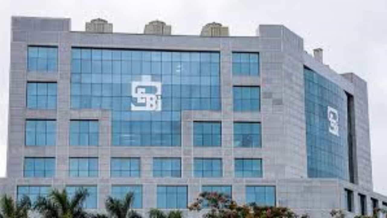 SEBI: হিন্ডেনবার্গের রিপোর্টে হইচই, বিনিয়োগকারীদের সতর্ক করল SEBI SEBI: হিন্ডেনবার্গের রিপোর্টে হইচই, বিনিয়োগকারীদের সতর্ক করল SEBI