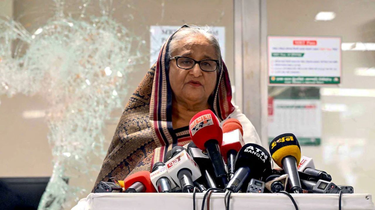 Sheikh Hasina: 'বায়ুসেনার ঘাঁটি করতে দিলে বাংলাদেশে কোনও সমস্যা হবে না', 'এক শ্বেতাঙ্গ'-র কাছ থেকে প্রস্তাব পেয়েছিলেন হাসিনা