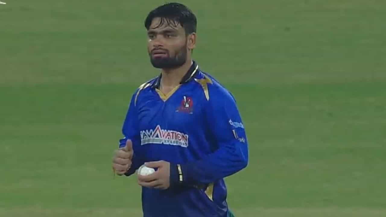 Rinku Singh Bowling Action: রিঙ্কু সিংয়ের বোলিং অ্যাকশন যাঁদের সঙ্গে মেলে... Rinku Singh Bowling Action: রিঙ্কু সিংয়ের বোলিং অ্যাকশন যাঁদের সঙ্গে মেলে...