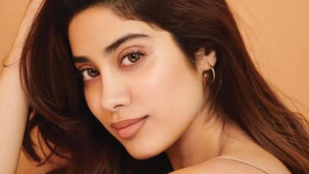 Anti Aging Tips: ৩ নিয়মে জাহ্নবীর মতো সজীব থাকবে ত্বক, বজায় থাকবে যৌবন, ছুঁতে পারবে না বলিরেখা