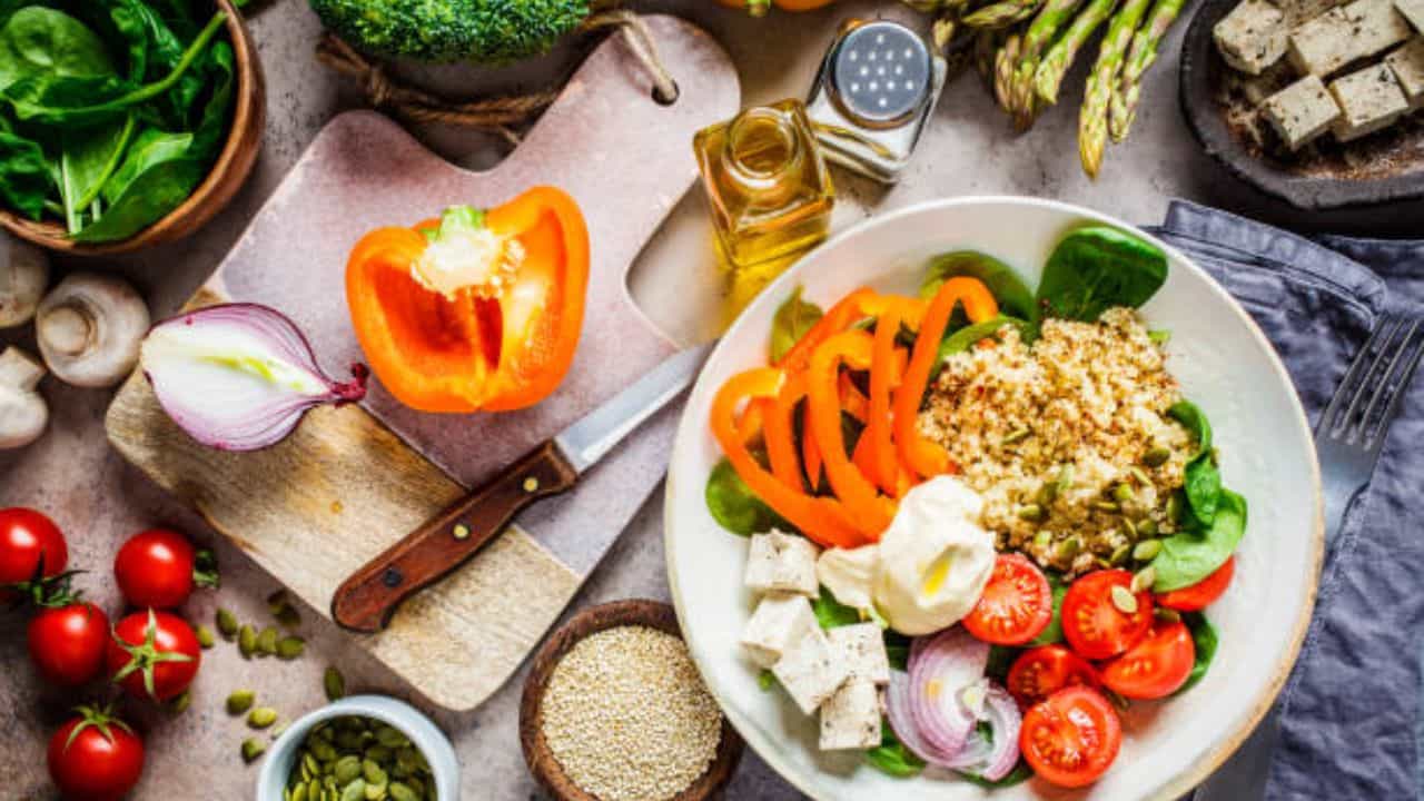 Weight Loss Diet: পুজোর আগে ১ মাসে ৫ কেজি ওজন কমাতে চান? মেনে চলুন পুষ্টিবিদের এই টিপস Weight Loss Diet: পুজোর আগে ১ মাসে ৫ কেজি ওজন কমাতে চান? মেনে চলুন পুষ্টিবিদের এই টিপস
