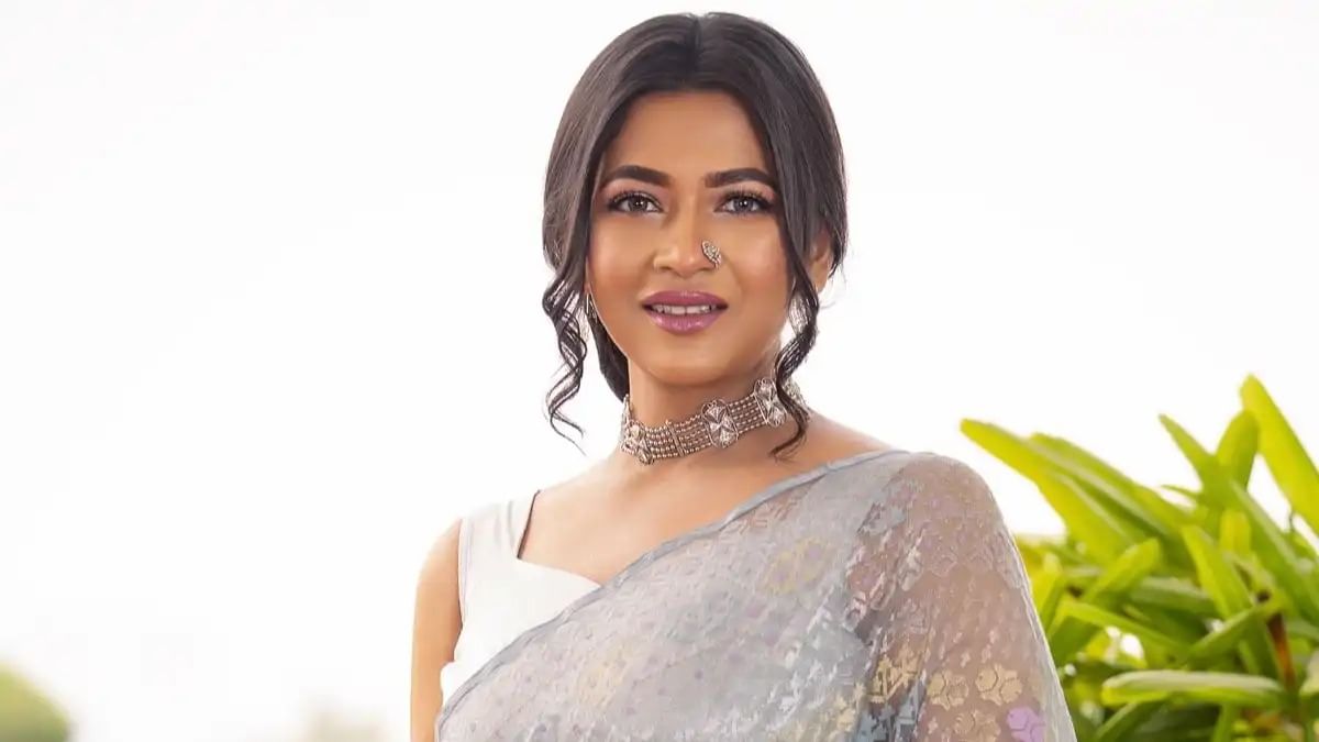 'স্বৈরাচারী শাসকের হাত থেকে মুক্তি', হাসিনার বিরুদ্ধে ক্ষোভ উগরে দিলেন আজমেরী 'স্বৈরাচারী শাসকের হাত থেকে মুক্তি', হাসিনার বিরুদ্ধে ক্ষোভ উগরে দিলেন আজমেরী