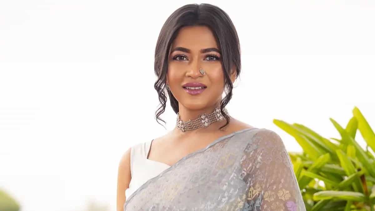 'স্বৈরাচারী শাসকের হাত থেকে মুক্তি', হাসিনার বিরুদ্ধে ক্ষোভ উগরে দিলেন আজমেরী 'স্বৈরাচারী শাসকের হাত থেকে মুক্তি', হাসিনার বিরুদ্ধে ক্ষোভ উগরে দিলেন আজমেরী