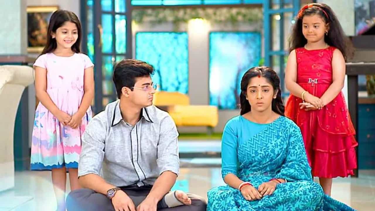 মন্দার বাজারে 'অনুরাগের ছোঁয়া'র ছক্কা, হইহই করে ৮০০ পর্ব পার সিরিয়ালের মন্দার বাজারে 'অনুরাগের ছোঁয়া'র ছক্কা, হইহই করে ৮০০ পর্ব পার সিরিয়ালের