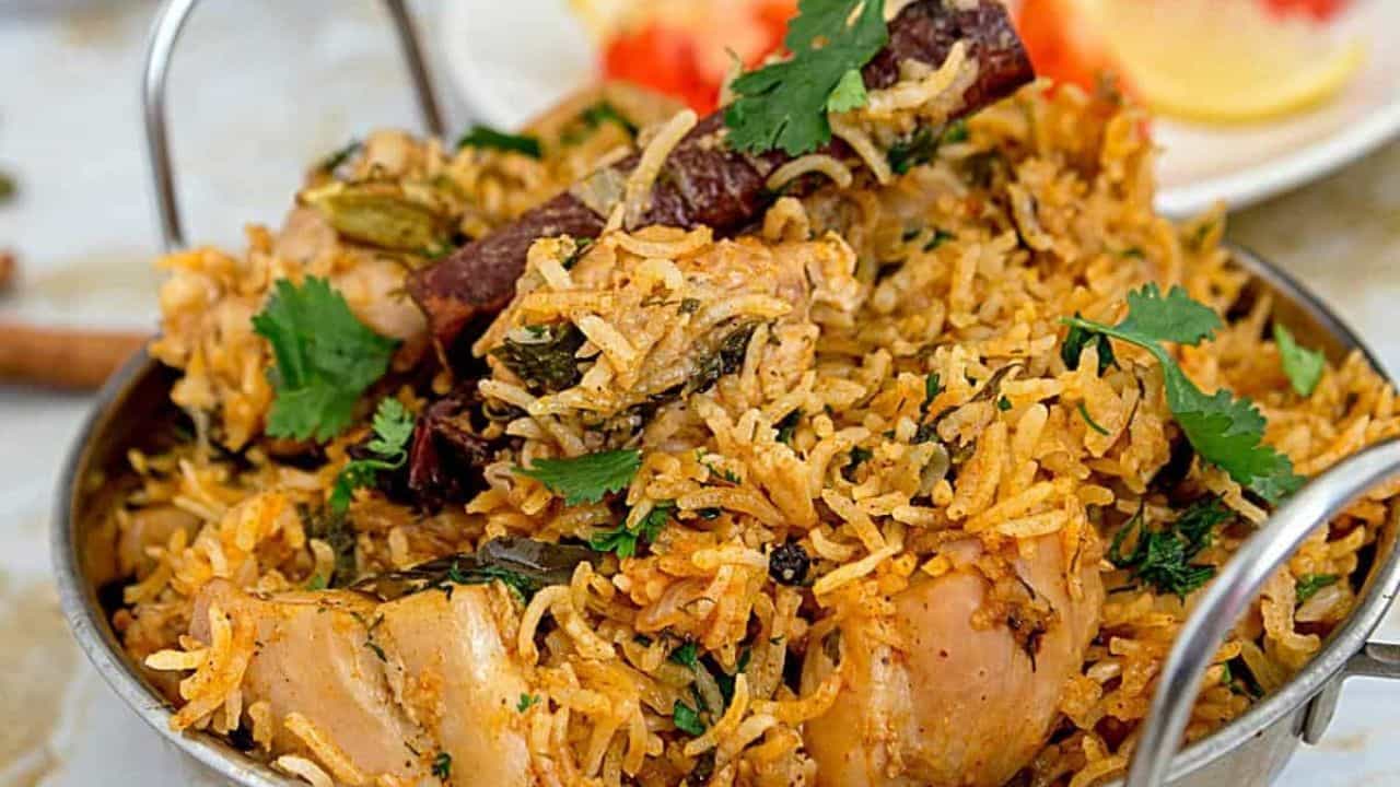 Quick Biryani Recipe: মাত্র ৩০ মিনিটেই তৈরি বিরিয়ানি! শুধু মানতে হবে এই টিপস Quick Biryani Recipe: মাত্র ৩০ মিনিটেই তৈরি বিরিয়ানি! শুধু মানতে হবে এই টিপস