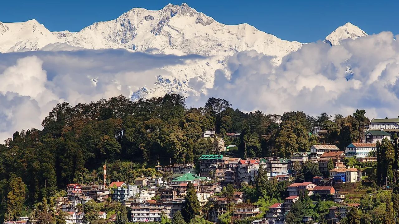 Darjeeling: দার্জিলিঙের পাহাড়ে লুকিয়ে ভয়াবহ বিপদের ভ্রূকুটি!