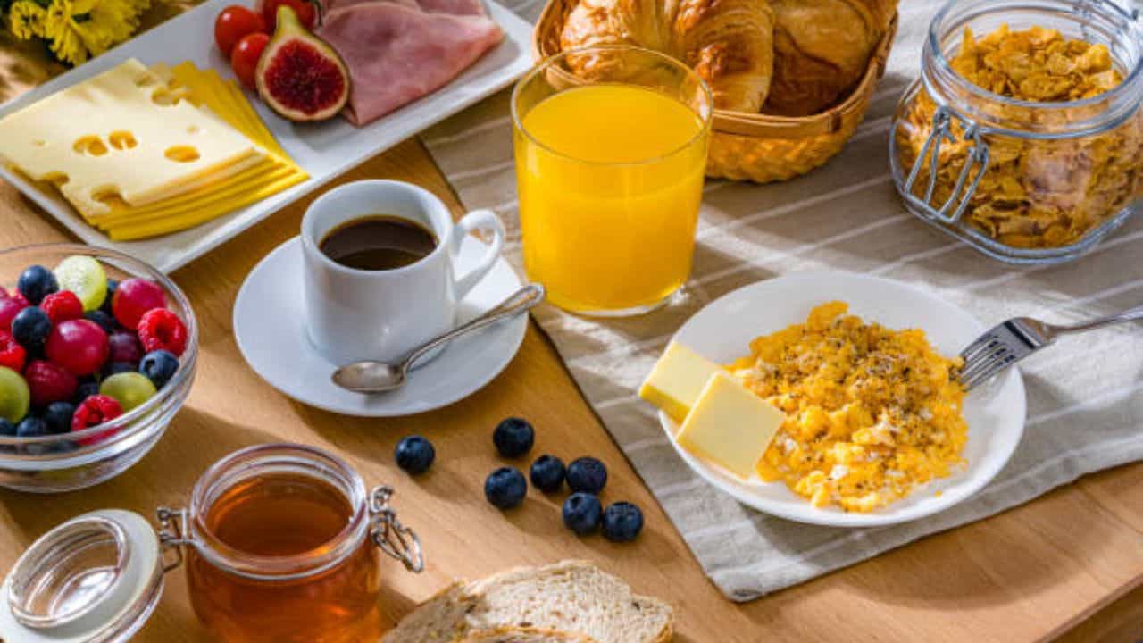 Diabetes Diet: জলখাবার খাওয়ার সময় এই ৫ ভুল করলে কিন্তু সুগার বেড়ে যাবে চড়চড়িয়ে Diabetes Diet: জলখাবার খাওয়ার সময় এই ৫ ভুল করলে কিন্তু সুগার বেড়ে যাবে চড়চড়িয়ে