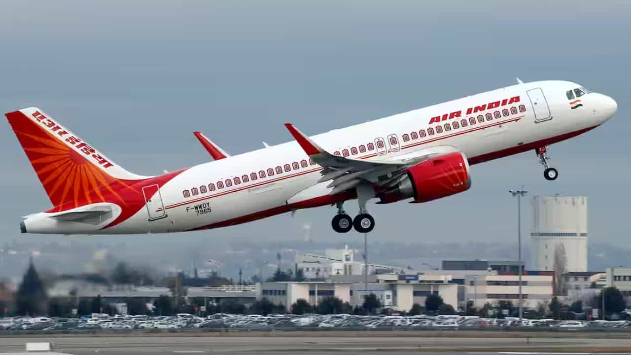 Flight Cancelled: বাংলাদেশে অশান্তির জের, সমস্ত বিমান বাতিল করল এয়ার ইন্ডিয়া Flight Cancelled: বাংলাদেশে অশান্তির জের, সমস্ত বিমান বাতিল করল এয়ার ইন্ডিয়া