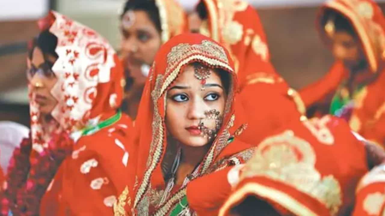 Legal age of marriage for girls: ৯ হলেই মেয়েদের বিয়ে! বিল পাশের উদ্যোগ সংসদে Legal age of marriage for girls: ৯ হলেই মেয়েদের বিয়ে! বিল পাশের উদ্যোগ সংসদে