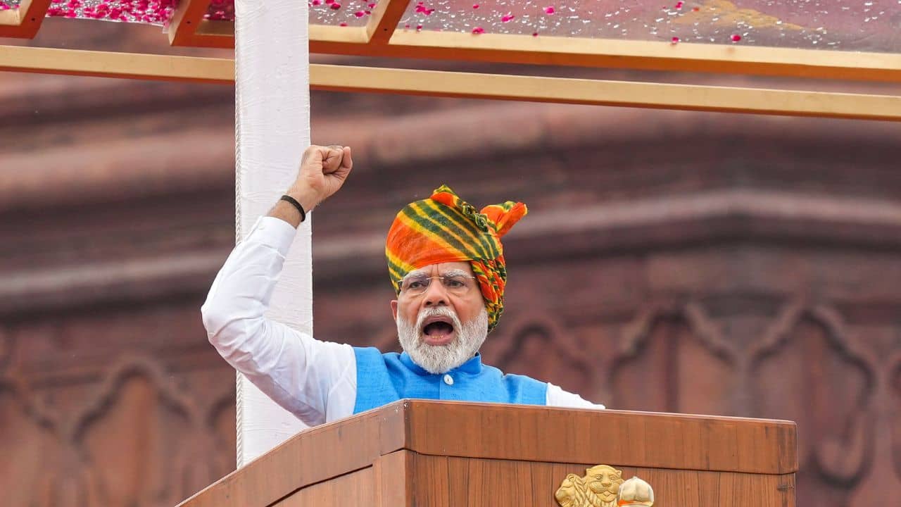 PM Modi on Bangladesh: হিন্দুদের নিরাপত্তা নিশ্চিত করতে হবে, বাংলাদেশ নিয়ে উদ্বেগ প্রধানমন্ত্রীর কণ্ঠে