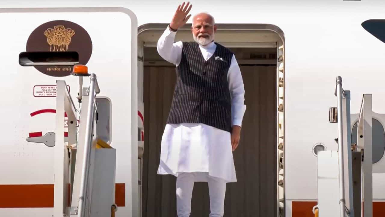 PM Narendra Modi: ৪ দশকে প্রথমবার পোল্যান্ড সফরে প্রধানমন্ত্রী, জেলেনস্কির সঙ্গেও দেখা করবেন ইউক্রেনে PM Narendra Modi: ৪ দশকে প্রথমবার পোল্যান্ড সফরে প্রধানমন্ত্রী, জেলেনস্কির সঙ্গেও দেখা করবেন ইউক্রেনে