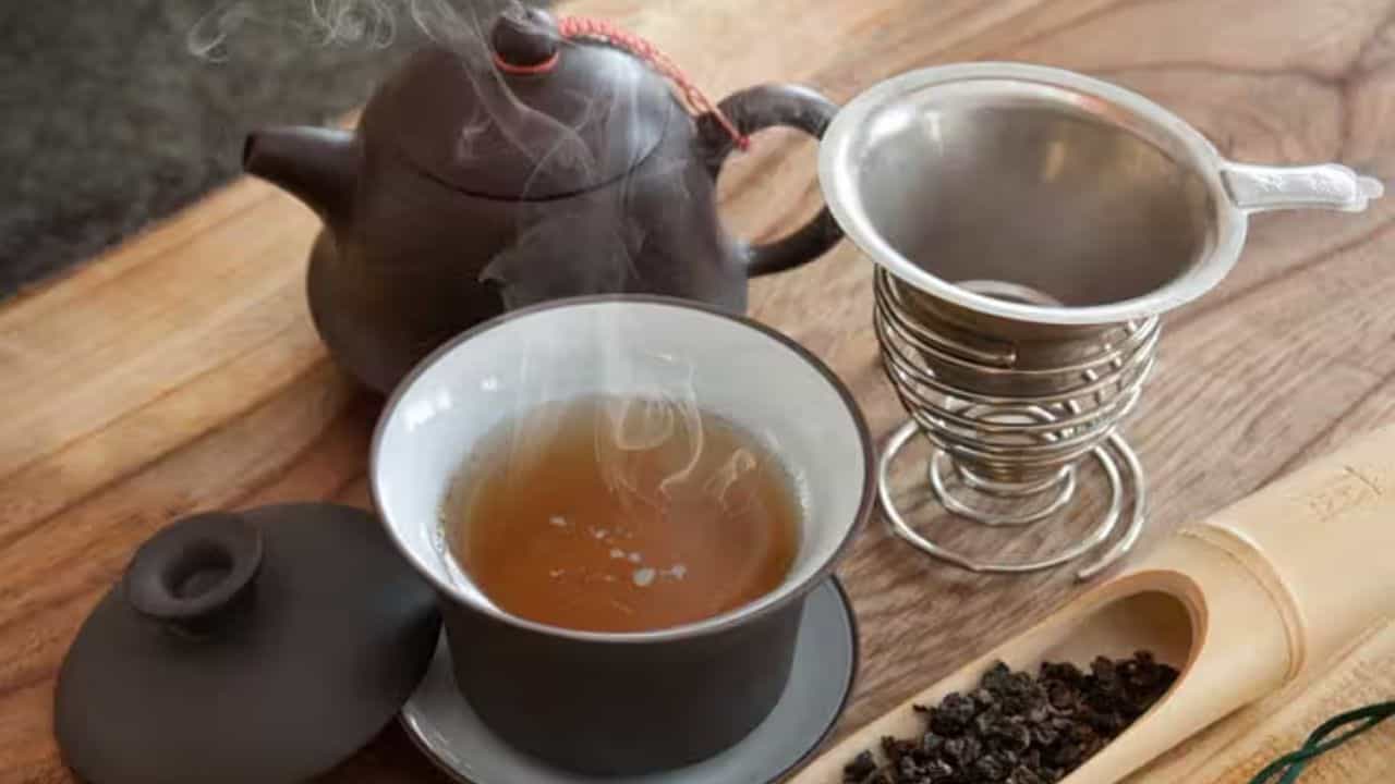 Oolong Tea: নিয়মিত চাইনিজ চা খান, কমবে মেদ দূরে থাকবে ডায়াবেটিস Oolong Tea: নিয়মিত চাইনিজ চা খান, কমবে মেদ দূরে থাকবে ডায়াবেটিস