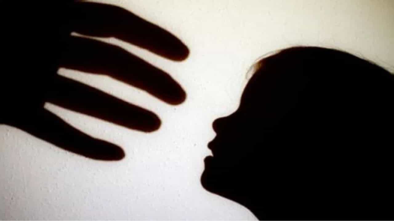 North Dinajpur: নাবালিকাকে যৌন হেনস্থার অভিযোগ পিসেমশাইয়ের বিরুদ্ধে, গ্রেফতার North Dinajpur: নাবালিকাকে যৌন হেনস্থার অভিযোগ পিসেমশাইয়ের বিরুদ্ধে, গ্রেফতার