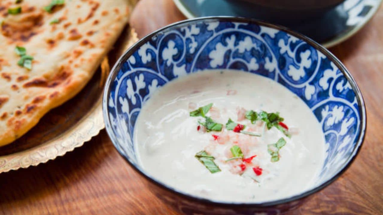 Weight Loss Raita: টক স্বাদের জন্য দই পছন্দ করেন না? মেদ গলাতে এই ৩ রায়তা খেতে পারেন