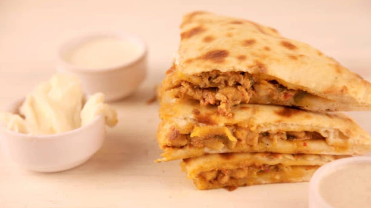 Chicken Recipe: বাড়ির খাবার মুখে রোচে না? এভাবে প্যানকেক বানালে চেটেপুটে খাবে সকলে