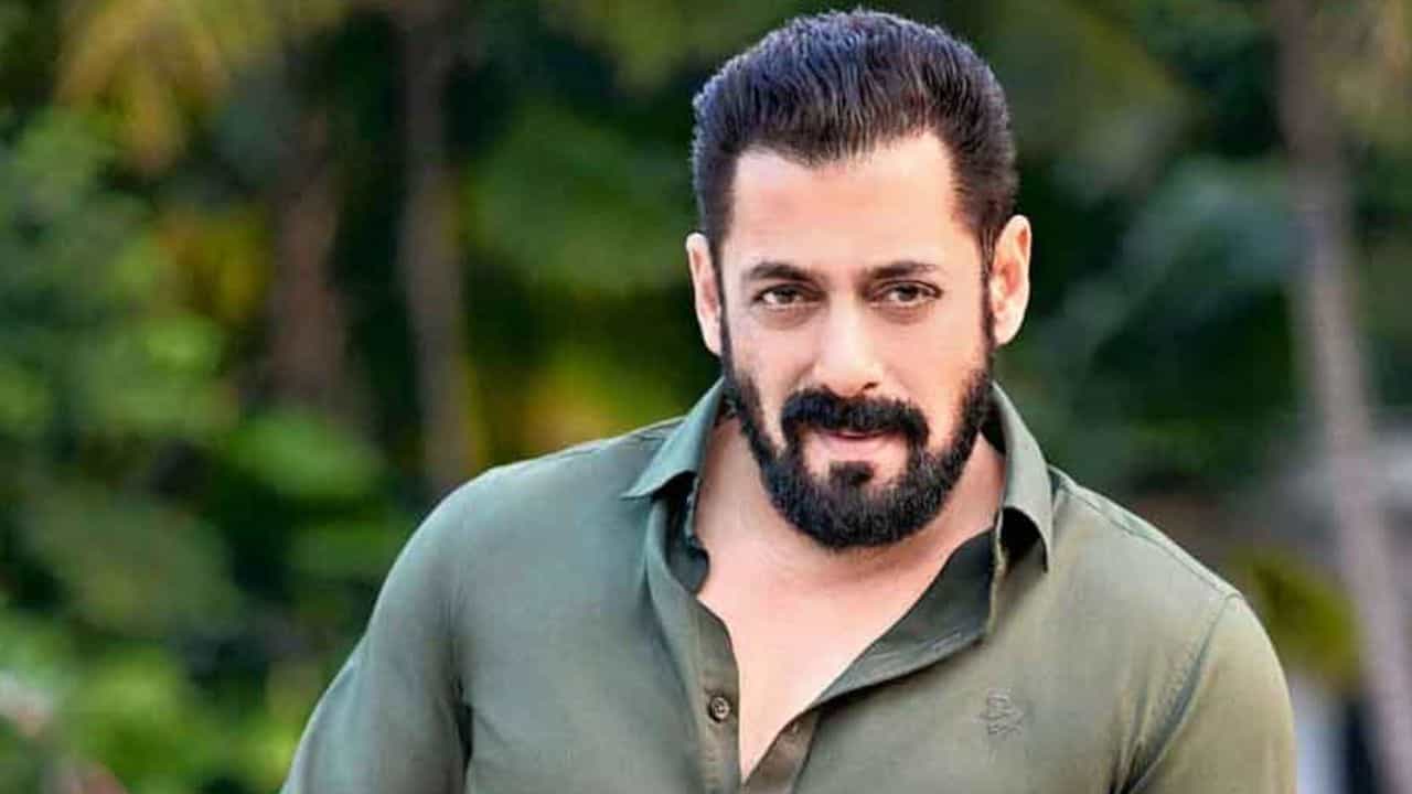 এই নায়িকার জন্যই বিয়ে করেননি আজও, মুখ ফসকে এ কী বললেন সলমন! এই নায়িকার জন্যই বিয়ে করেননি আজও, মুখ ফসকে এ কী বললেন সলমন!