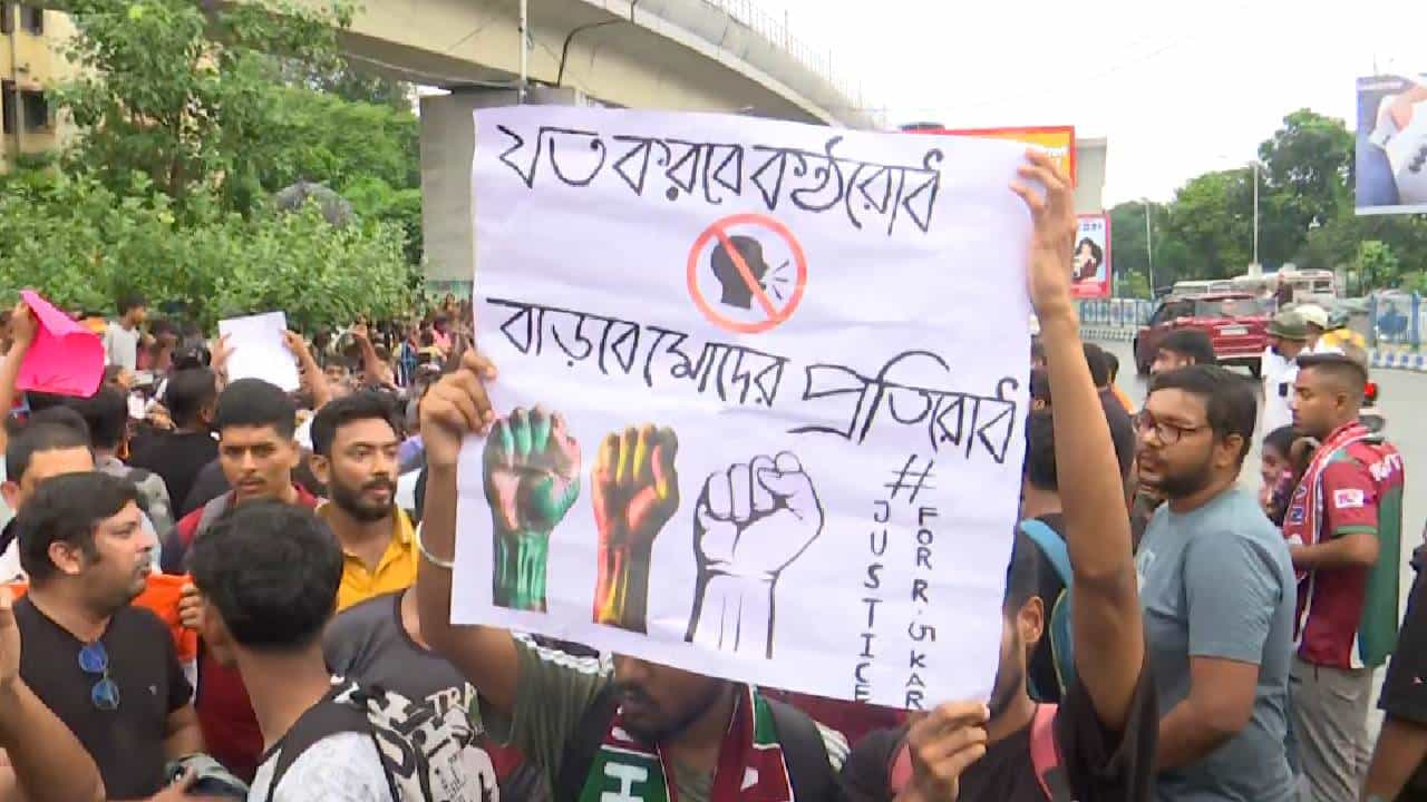 Yuba bharati kriangan: 'পশ্চিমবঙ্গে যা হচ্ছে অঘোষিত জরুরি অবস্থা', বললেন শমীক; সুজনেরও নিশানায় শাসকশিবির Yuba bharati kriangan: 'পশ্চিমবঙ্গে যা হচ্ছে অঘোষিত জরুরি অবস্থা', বললেন শমীক; সুজনেরও নিশানায় শাসকশিবির