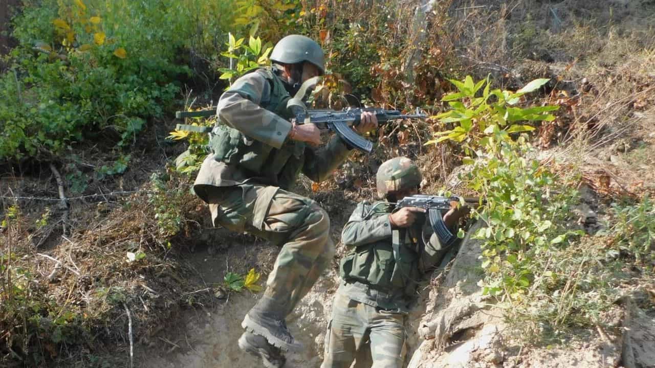 J&K Encounter: মোদীর সফরের আগেই উত্তপ্ত কাশ্মীর, দফায় দফায় চলছে এনকাউন্টার, নিকেশ ৫ জঙ্গি J&K Encounter: মোদীর সফরের আগেই উত্তপ্ত কাশ্মীর, দফায় দফায় চলছে এনকাউন্টার, নিকেশ ৫ জঙ্গি