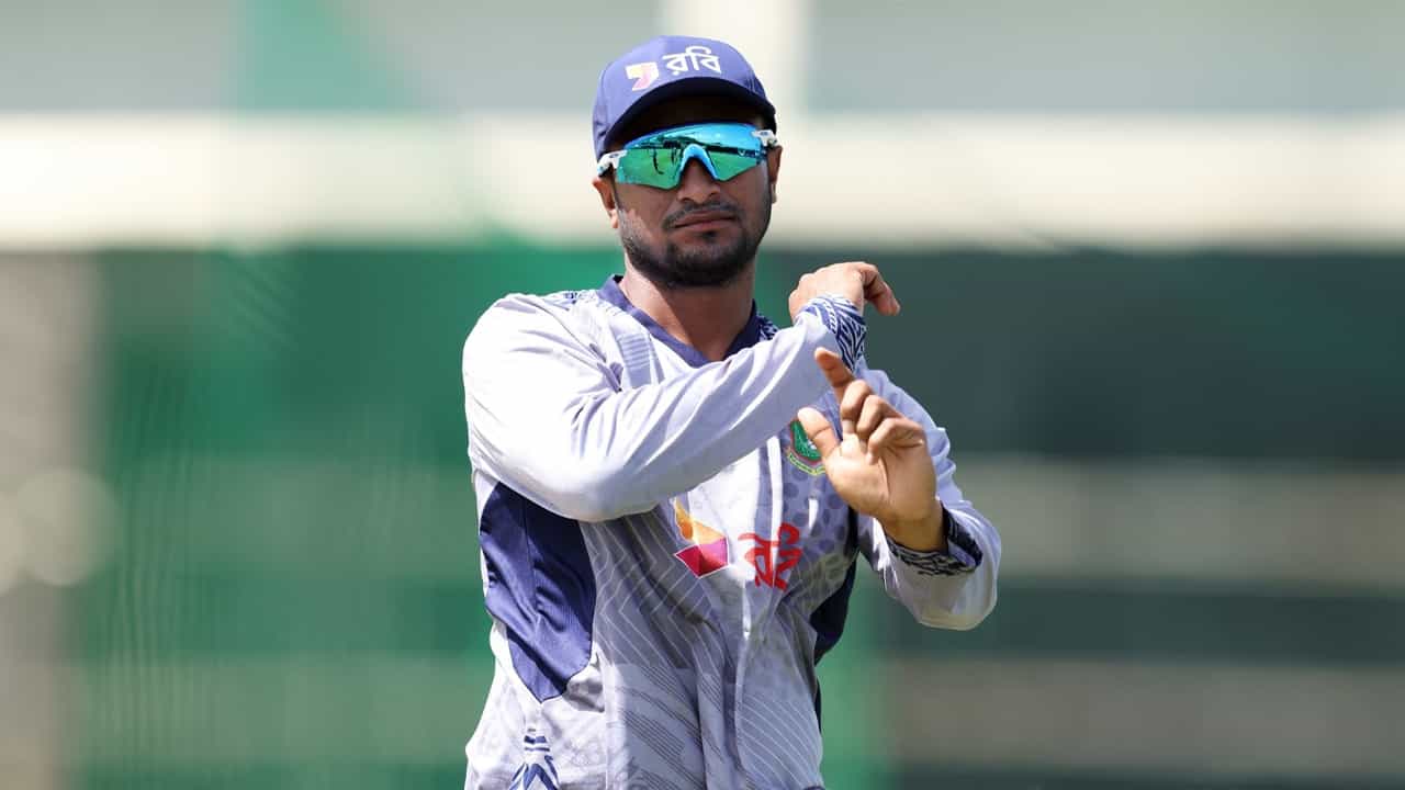 Shakib Al Hasan: সাকিবের আঙুলে চোট, জানেনই না বাংলাদেশের কোচ, বললেন... Shakib Al Hasan: সাকিবের আঙুলে চোট, জানেনই না বাংলাদেশের কোচ, বললেন...