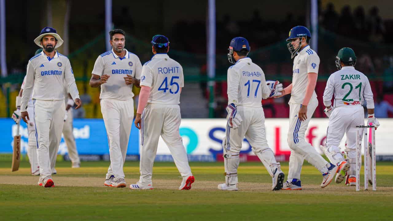 IND vs BAN: কানপুরে 'আজব' কাহানি, রুদ্ধশ্বাস সমাপ্তির পথে টেস্ট সিরিজ IND vs BAN: কানপুরে 'আজব' কাহানি, রুদ্ধশ্বাস সমাপ্তির পথে টেস্ট সিরিজ