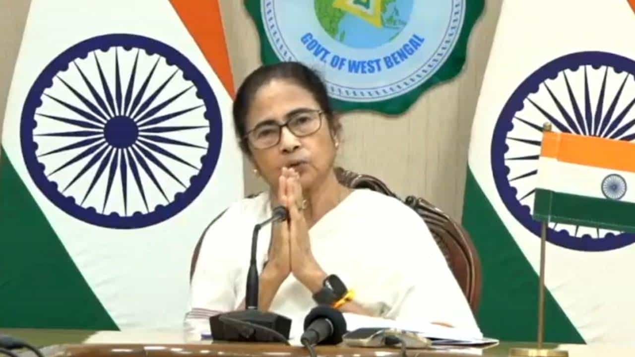 CM Mamata Banerjee: মানুষের স্বার্থে পদত্যাগ করতে রাজি আছি: মমতা CM Mamata Banerjee: মানুষের স্বার্থে পদত্যাগ করতে রাজি আছি: মমতা